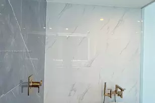 700 NE 24th St, Miami, FL 33137 - Photo 32