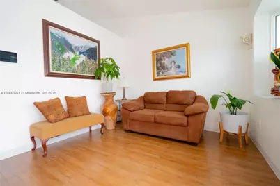 8844 NW 113th St, Hialeah Gardens, FL 33018 - Photo 2