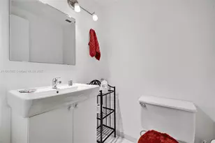 500 Bayview Dr, Sunny Isles Beach, FL 33160 - Photo 38