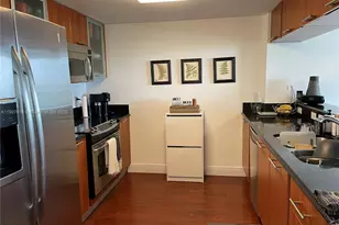 1800 N Bayshore Dr, Miami, FL 33132 - Photo 2