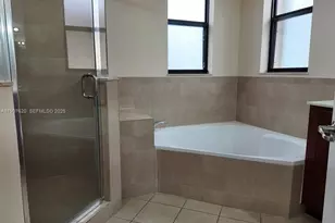 8618 W 33rd Ave, Hialeah, FL 33018 - Photo 10