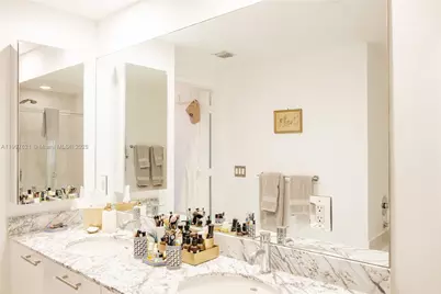 950 Brickell Bay Dr #3905, Miami, FL 33131 - Photo 20