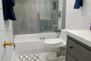 5005 Collins Ave, Miami Beach, FL 33140 - Photo 4
