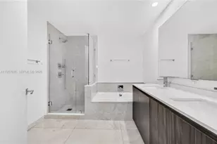 488 NE 18th St, Miami, FL 33132 - Photo 20