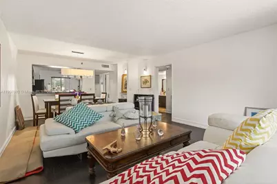 2206 S Cypress Bend Dr #301, Pompano Beach, FL 33069 - Photo 10