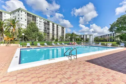 2206 S Cypress Bend Dr #301, Pompano Beach, FL 33069 - Photo 30