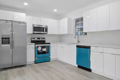 261 NE 172nd St, North Miami Beach, FL 33162 - Photo 2
