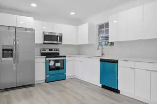 261 NE 172nd St, North Miami Beach, FL 33162 - Photo 2