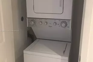 1600 NE 1, Miami, FL 33132 - Photo 16