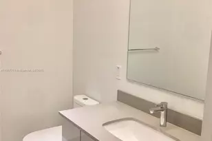 1600 NE 1, Miami, FL 33132 - Photo 12