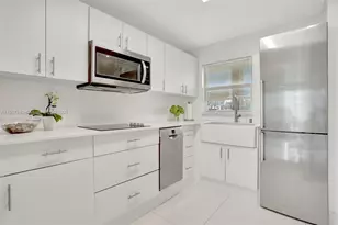 2931 E Sunrise Lakes Dr, Sunrise, FL 33322 - Photo 4