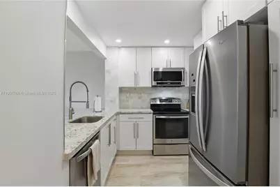 1831 NE 38th St #402, Oakland Park, FL 33308 - Photo 1