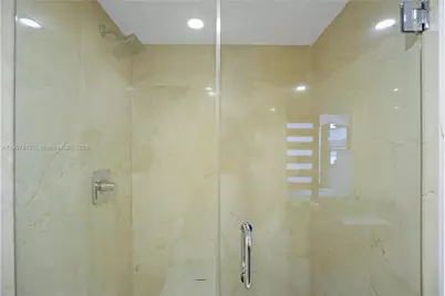 5225 Collins Ave #1216, Miami Beach, FL 33140 - Photo 22