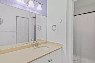 8851 NW 119th St, Hialeah Gardens, FL 33018 - Photo 14