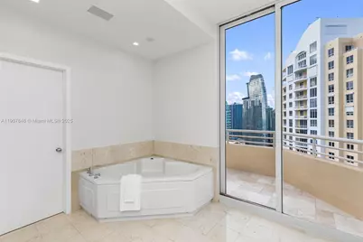 808 Brickell Key Dr #3901, Miami, FL 33131 - Photo 26