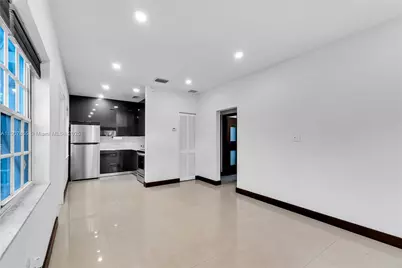 8335 E Crespi Blvd #4, Miami Beach, FL 33141 - Photo 4