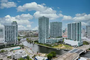 68 SE 6th St, Miami, FL 33131 - Photo 18