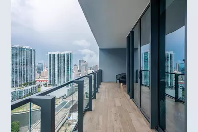 68 SE 6th St #2304, Miami, FL 33131 - Photo 8