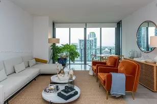 68 SE 6th St, Miami, FL 33131 - Photo 6