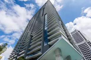 68 SE 6th St, Miami, FL 33131 - Photo 2