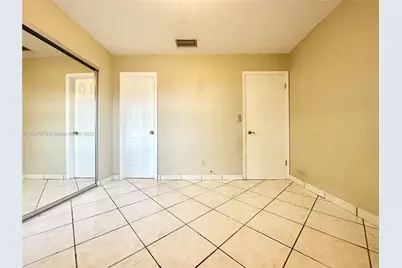 10554 NW 3rd St, Pembroke Pines, FL 33026 - Photo 42