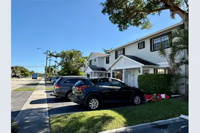 10554 NW 3rd St, Pembroke Pines, FL 33026 - Photo 62