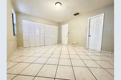 10554 NW 3rd St, Pembroke Pines, FL 33026 - Photo 38