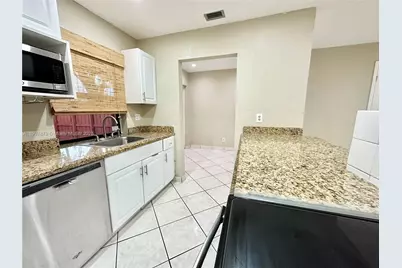 10554 NW 3rd St, Pembroke Pines, FL 33026 - Photo 10