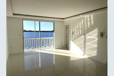 18601 NE 14th Ave #409, Miami, FL 33179 - Photo 2