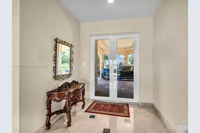 2710 Walkers Way, Weston, FL 33331 - Photo 10