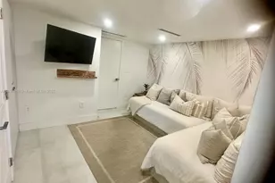 100 Bayview Dr, Sunny Isles Beach, FL 33160 - Photo 16