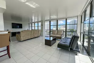 800 Parkview Dr, Hallandale Beach, FL 33009 - Photo 14
