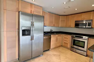 17600 N Bay Rd, Sunny Isles Beach, FL 33160 - Photo 6