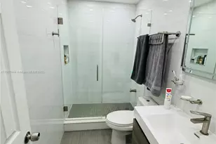 1555 W 44th Pl, Hialeah, FL 33012 - Photo 20