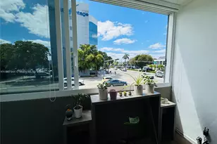 1555 W 44th Pl, Hialeah, FL 33012 - Photo 22