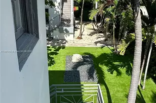 421 75th St, Miami Beach, FL 33141 - Photo 10