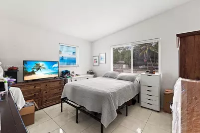 3911 SW 32nd Ave, West Park, FL 33023 - Photo 10