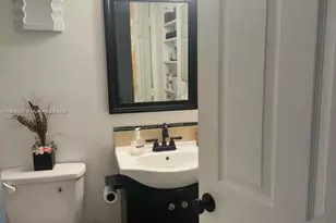 4164 Inverrary Dr, Lauderhill, FL 33319 - Photo 16