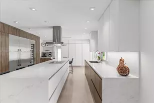 10105 SW 71st Ave, Pinecrest, FL 33156 - Photo 14