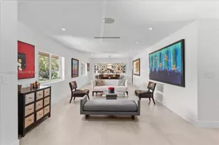 10105 SW 71st Ave, Pinecrest, FL 33156 - Photo 8