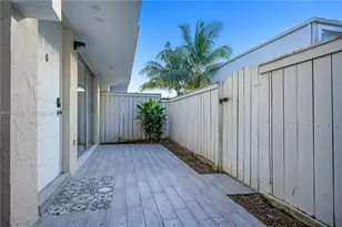 6835 SW 45th Ln, Miami, FL 33155 - Photo 10