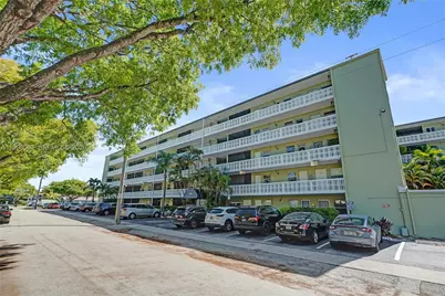 1425 Arthur St #301A, Hollywood, FL 33020 - Photo 2