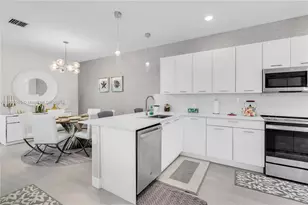 4608 NW 83rd Pkwy, Doral, FL 33166 - Photo 10