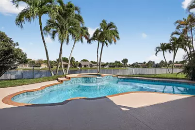 1351 NW 139th Ave, Pembroke Pines, FL 33028 - Photo 8