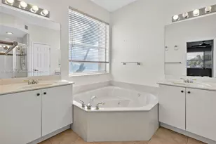 1351 NW 139th Ave, Pembroke Pines, FL 33028 - Photo 6