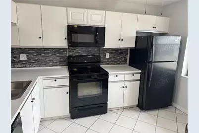 7590 Tahiti Ln #101, Lake Worth, FL 33467 - Photo 4