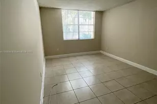 486 NW 165th St Rd, Miami, FL 33169 - Photo 4