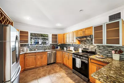 7222 Trouville Esplanade, Miami Beach, FL 33141 - Photo 1