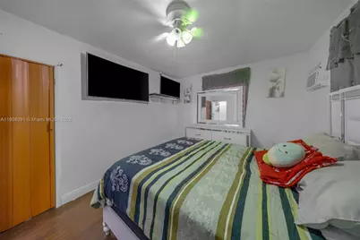 1334 SW 4th St, Miami, FL 33135 - Photo 14