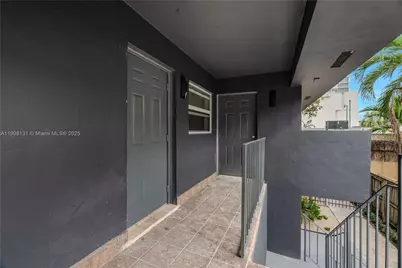 421 SW 9th St #3, Miami, FL 33130 - Photo 2